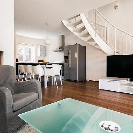 Xvi Apartment *